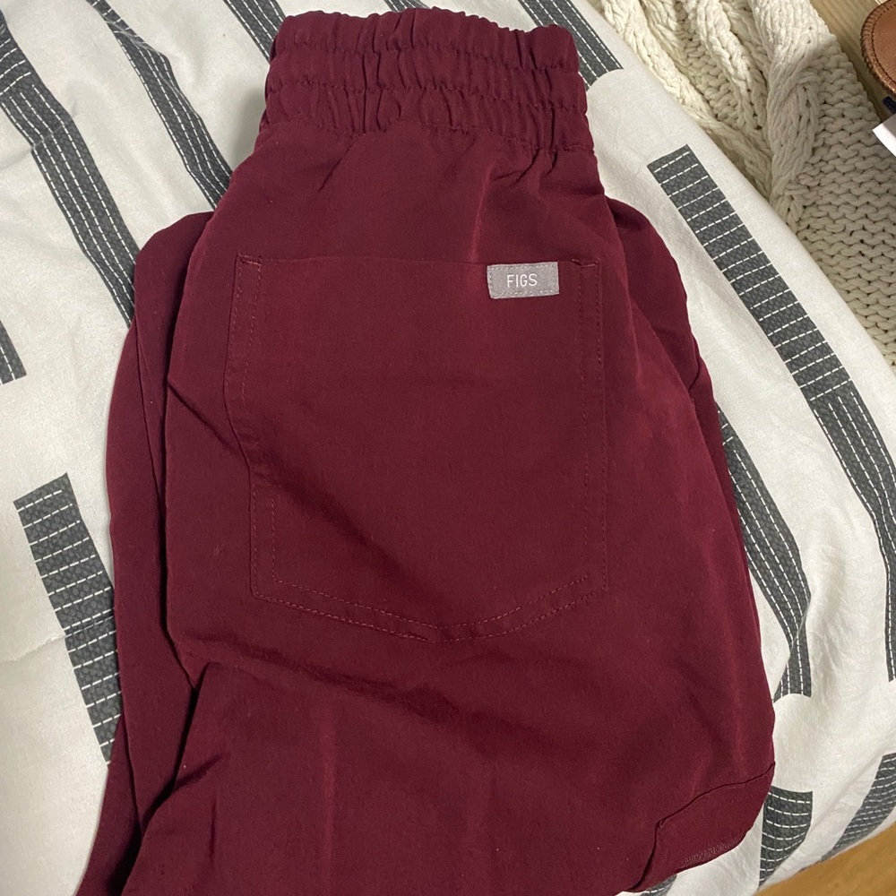 High waisted Zamora XS and Catarina top xxs scrub set